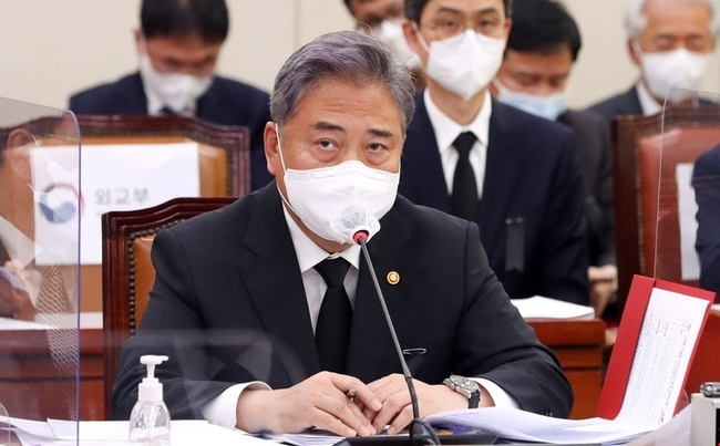 박진 외교부 장관이 31일 오전 서울 여의도 국회에서 열린 외교통일위원회 제3차 전체회의에서 의원들의 질의에 답하고 있다.(사진=뉴시스 제공)