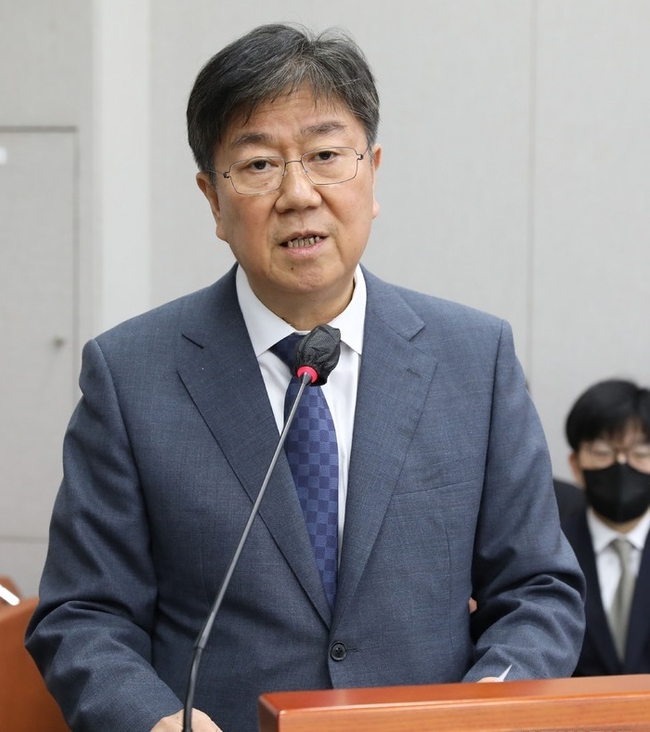 김대기 대통령비서실장이 8일 오전 서울 여의도 국회에서 열린 국회운영위원회 대통령비서실-국가안보실-대통령경호처에 대한 국정감사에서 인사말을 하고 있다.(사진=뉴시스 제공)