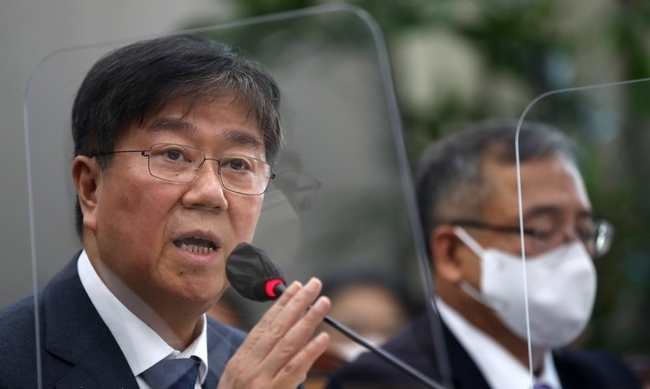 김대기 대통령 비서실장이 8일 오전 서울 여의도 국회에서 열린 국회운영위원회 대통령비서실-국가안보실-대통령경호처에 대한 국정감사에서 의원 질의에 답하고 있다.(사진=뉴시스 제공)