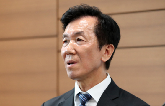 하창우 전 대한변호사협회 회장이 지난 2018년 7월26일 오후 서울 서초구 서울고검 기자실에서 형사성공보수 무효판결과 관련한 간담회를 하고 있다. (사진=뉴시스 제공)