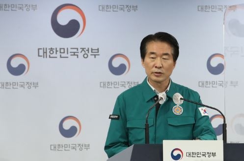 김성호 행정안전부 재난안전관리본부장(중대본 1본부 총괄조정관)이 지난 14일 오전 서울 종로구 정부서울청사에서 이태원사고 중대본 브리핑을 하고 있다. (사진=뉴시스 제공)