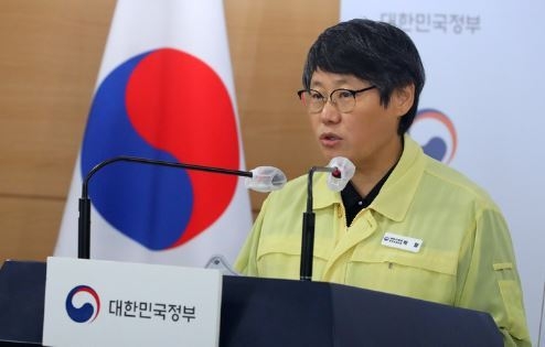 박향 중앙사고수습본부 방역총괄반장이 지난달 7일 오전 서울 종로구 정부서울청사 브리핑실에서 중앙재난안전대책본부 코로나19 대응 정례브리핑을 하고 있다. (사진=뉴시스 제공)