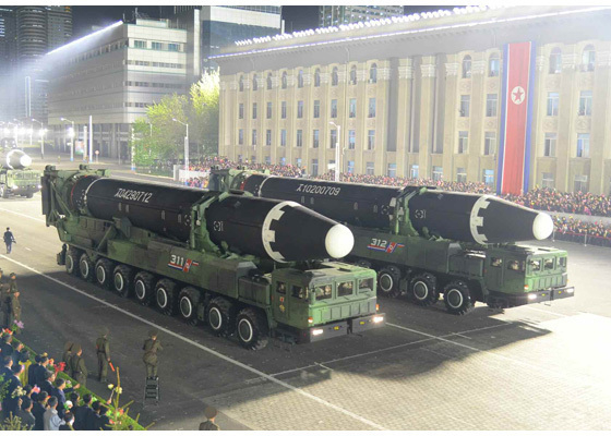 북한 화성-15형 대륙 간 탄도 미사일(ICBM). 2022.04.26. (사진=노동신문 누리집 갈무리)