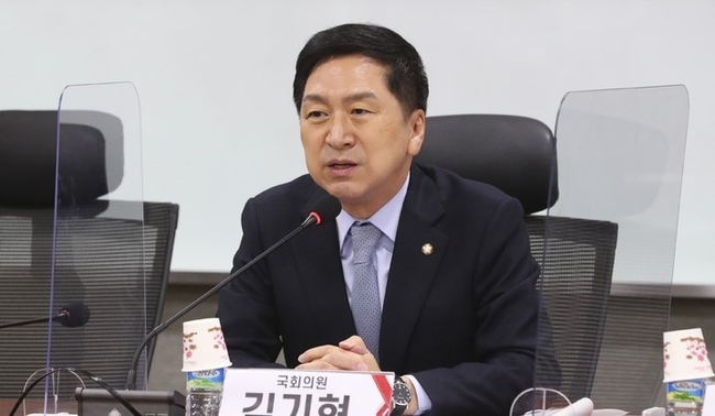 김기현 국민의힘 의원이 16일 서울 여의도 국회 의원회관에서 열린 방송구조 정상화! 현황 및 문제점 그리고 정책방안 : 새미래포럼 창립기념 특별토론회에서 발언을 하고 있다. (사진=뉴시스)