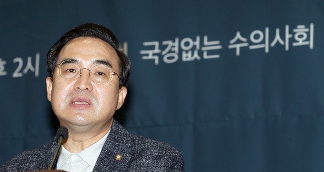  박홍근 더불어민주당 원내대표가 20일 오후 서울 여의도 국회 의원회관에서 열린 국경없는 수의사회 심포지엄에 참석해 축사를 하고 있다. (사진=뉴시스)