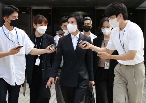 사업가로부터 청탁을 빌미로 억대의 금품을 수수한 의혹 등을 받는 이정근 전 더불어민주당 사무부총장이 지난 9월30일 오후 영장실질심사를 마친 뒤 서울 서초구 서울중앙지방법원을 나서고 있다. (사진=뉴시스 제공)