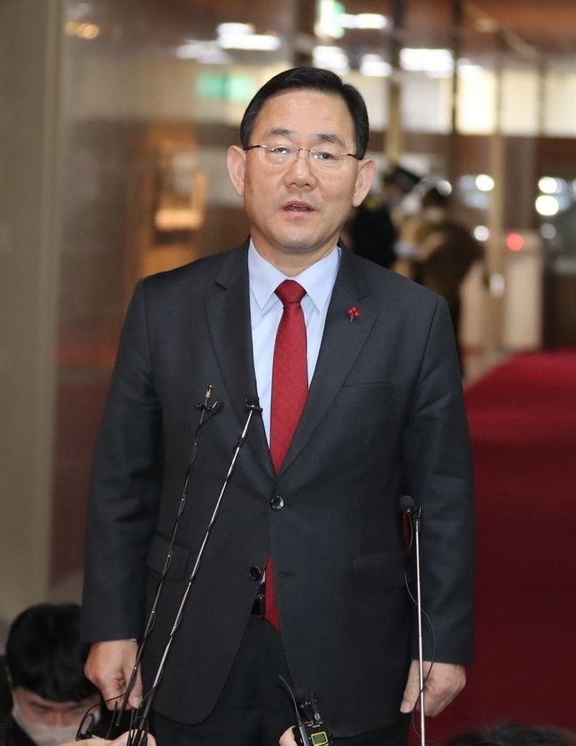 주호영 국민의힘 원내대표가 2일 오전 서울 여의도 국회의장실에서 박홍근 더불어민주당 원내대표와의 회동을 마치고 나와 기자들에게 발언하고 있다. (사진=뉴시스)