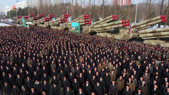 김정은 북한 국무위원장이 600mm 초대형 방사포 증정식에 참석했다고 조선중앙TV가 1일 보도했다. (사진=조선중앙TV 캡처)