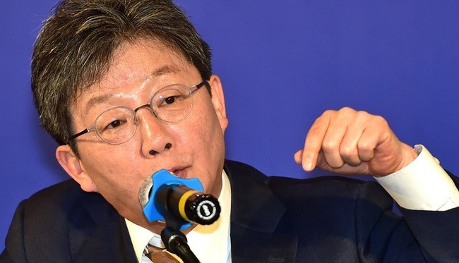  유승민 전 국민의힘 의원이 11일 오전 대구 남구 이천동 대구아트파크에서 열린 대구·경북 중견 언론인 모임 아시아포럼21 주최 110회 릴레이 정책토론회에서 질문에 답하고 있다. (사진=뉴시스)
