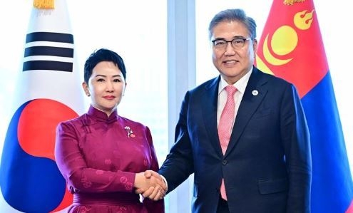 교부 장관은 15일 바트뭉흐 바트체첵 몽골 외교부 장관과 회담을 가졌다. (사진=외교부 제공) 