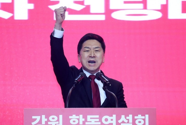김기현 국민의힘 당대표 후보가 23일 오후 강원 홍천군 홍천종합체육관에서 열린 힘내라 대한민국! 국민의힘 제3차 전당대회 강원 합동연설회에서 정견발표를 하고 있다. (사진=뉴시스)