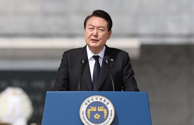 윤석열 대통령이 24일 대전 유성구 국립대전현충원에서 열린 제8회 서해수호의 날 기념식에서 기념사하고 있다. (사진=뉴시스 제공)