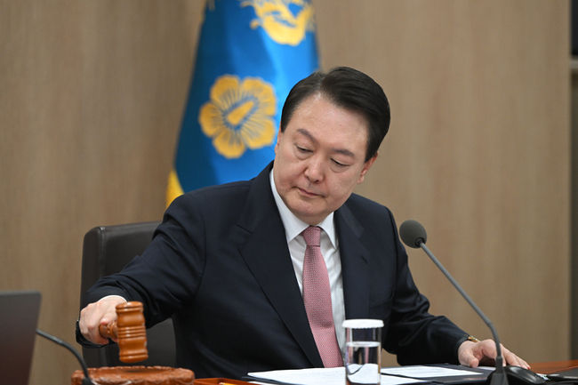 윤석열 대통령이 21일 서울 용산 대통령실 청사에서 열린 국무회의를 주재하고 있다. (사진=대통령실 제공) 