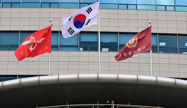  방한중인 로이드 오스틴 미국 국방부 장관과 이종섭 국방부 장관이 지난 1월 31일 오후 용산 국방부 청사에서 한·미 국방장관 회담을 앞두고 국방부 관계자가 청사 주변을 하고 주시하고 있다.(사진=뉴시스 제공)