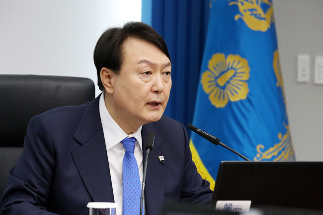 윤석열 대통령이 18일 서울 용산 대통령실 청사에서 열린 국무회의를 주재하고 있다. (사진=뉴시스 제공)