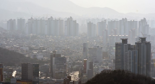 미세먼지와 초미세먼지 농도가 ‘나쁨’ 수준을 보인 달서구 83타워에서 바라본 도심이 뿌옇다. (사진=뉴시스)