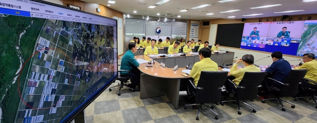 농림축산식품부는 11일 충북 청주시 한우 농장 두 곳에서 구제역이 발생해 김인중 농식품부 차관 주재로 긴급 방역회의를 개최했다.(사진=농식품부 제공)