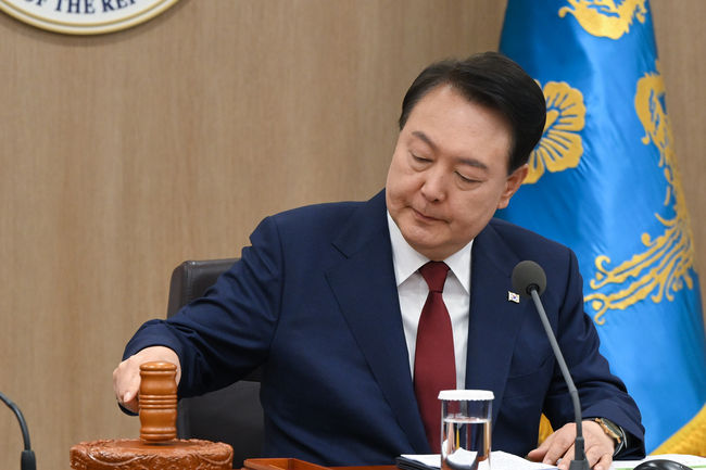 윤석열 대통령이 9일 서울 용산 대통령실 청사에서 열린 국무회의를 주재하고 있다. (사진=대통령실/뉴시스 제공)