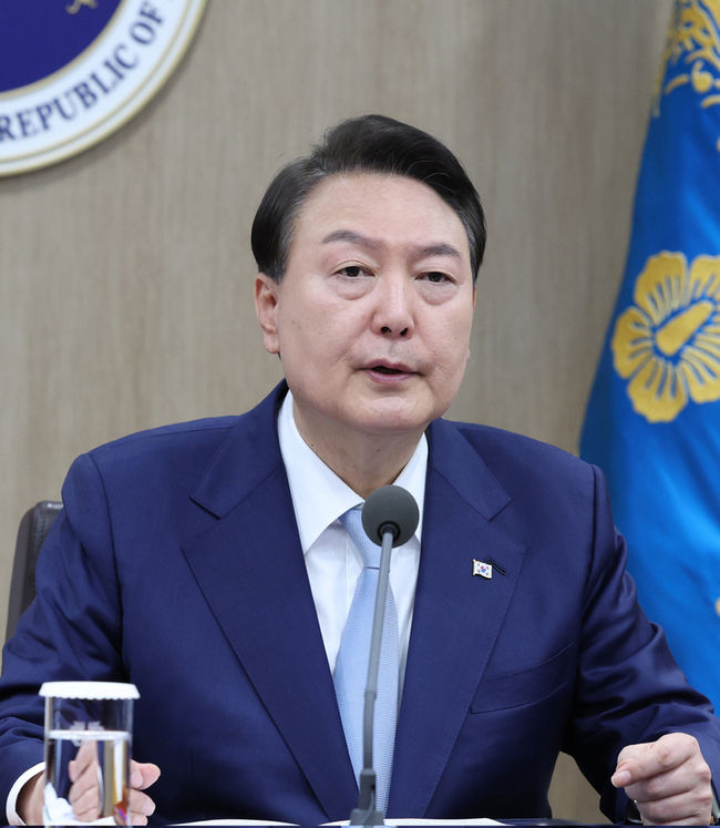 윤석열 대통령이 16일 서울 용산 대통령실 청사에서 열린 국무회의를 주재하고 있다.(사진=뉴시스 제공)