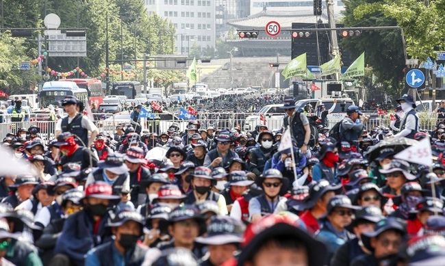 16일 서울 세종대로에서 열사정신계승 전국건설노동조합 총파업대회이 열리고 있다. (사진=뉴시스 제공)
