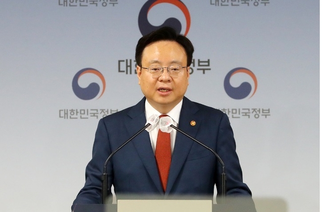  조규홍 보건복지부 장관이 16일 오후 서울 종로구 정부서울청사에서 간호법안 관련 국무회의 결과를 발표하고 있다. (사진=뉴시스 제공)