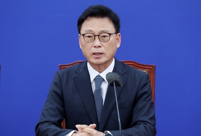 박광온 더불어민주당 원내대표가 15일 오전 서울 여의도 국회에서 열린 정책조정회의에서 발언을 하고 있다. (사진=뉴시스 제공)