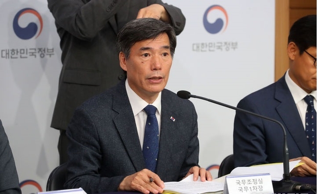 박구연 국무조정실 국무1차장이 지난 15일 오전 서울 종로구 정부서울청사 별관 브리핑실에서 후쿠시마 오염수 방류 관련 일일 브리핑을 하고 있다.(사진=뉴시스 제공)