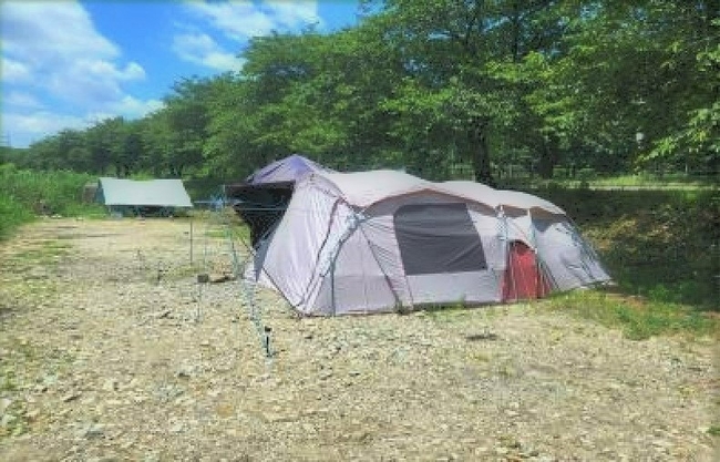 하천 내 얌체 알박기 텐트. (사진-천안시 제공)