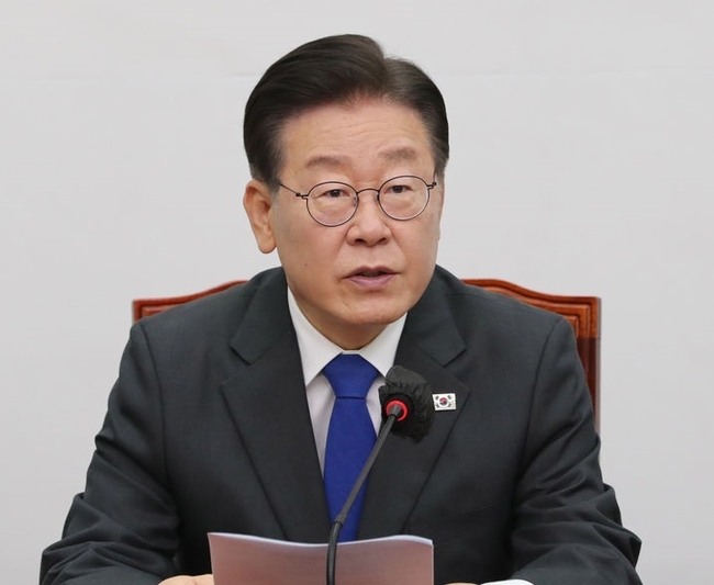  이재명 더불어민주당 대표가 30일 오전 서울 여의도 국회에서 열린 최고위원회의에서 발언하고 있다. (사진=뉴시스 제공)