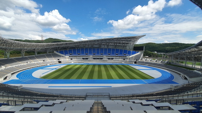 1. 7월 21일부터 23일까지 '2023 용인 KTFL 전국실업육상경기 챔피언십' 경기가 열리는 용인미르스타디움)(사진=용인시 제공)