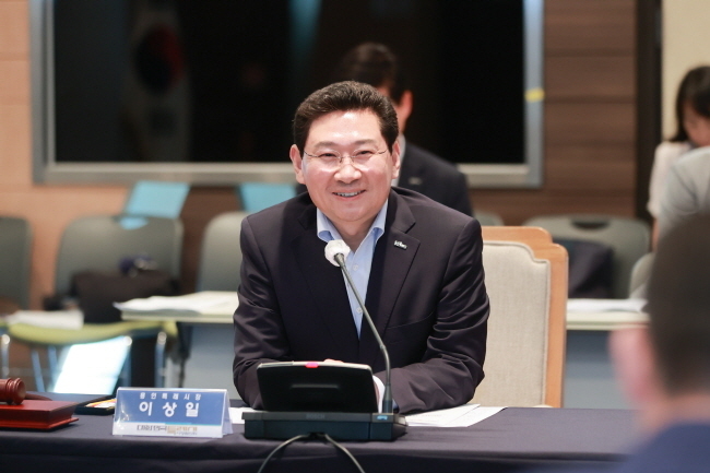  이상일 용인특례시장이 5일 경기도 고양시 킨텍스에서 열린 특례시시장협의회 정기회의에서 인사말을 하고 있다.(사진=용인시 제공)
