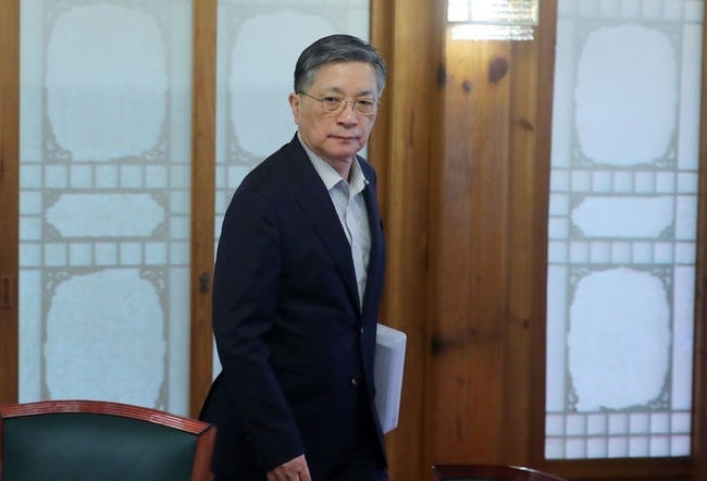 이한준 한국토지주택공사 사장이 지난 2일 오후 서울 종로구 총리공관에서 열린 LH 아파트 부실 시공에 대한 고위 당정협의회에 참석하고 있다. (사진=뉴시스 제공)