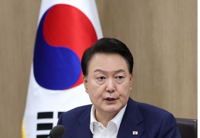 윤석열 대통령이 지난 1일 서울 용산 대통령실 청사에서 국무회의를 주재하고 있다.(사진=뉴시스 제공)
