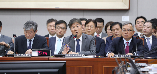 김대기 대통령비서실장이 지난 5월 24일 국회에서 열린 운영위원회에서 의원 질의에 답하고 있다.(사진=뉴시스 제공)