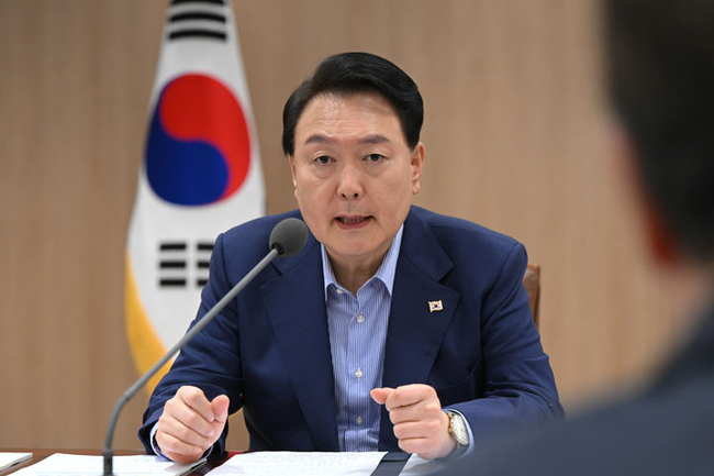  윤석열 대통령이 5일 '10월2일 임시공휴일' 지정안을 재가했다. 사진은 지난달 31일 서울 용산 대통령실에서 열린 19차 비상경제민생회의를 주재하는 윤 대통령. (사진=대통령실 제공)