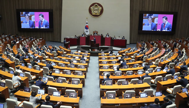 6일 오후 서울 여의도 국회 본회의장에서 제410회국회(정기회) 3차 본회의 외교·통일·안보 분야 대정부 질문이 열리고 있다. (사진=뉴시스 제공)