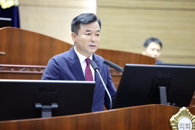 천안시의회 강성기 의원 대표발의 모습. (사진=천안시의회 제공)