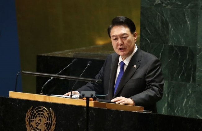 윤석열 대통령이 20일(현지시간) 뉴욕 유엔 총회장에서 기조연설을 하고 있다.(사진=뉴시스 제공)