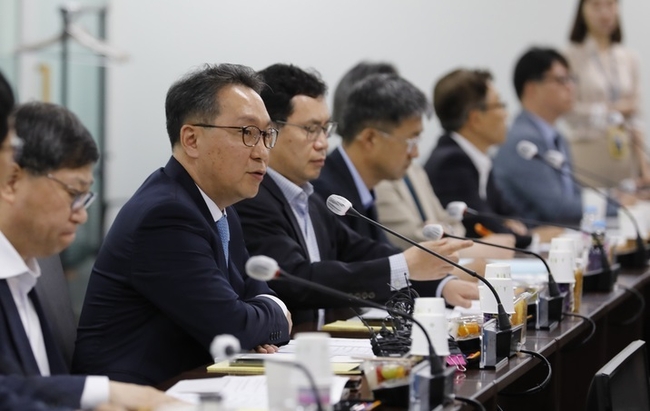 박민수 보건복지부 2차관이 지난 5월30일 서울 국제전자센터 대회의실에서 열린 제9차 건강보험정책심의위원회(위원장 박민수 차관)에서 모두발언을 하고 있는 모습(사진=뉴시스 제공)