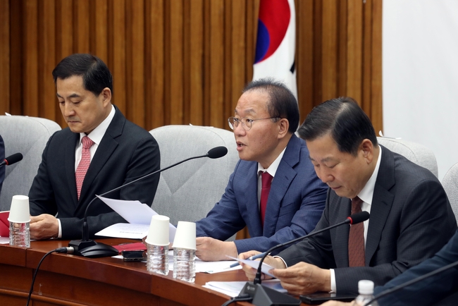 윤재옥 국민의힘 원내대표가 10일 오전 서울 여의도 국회에서 열린 국정감사대책회의에서 발언을 하고 있다.(사진=뉴시스 제공)