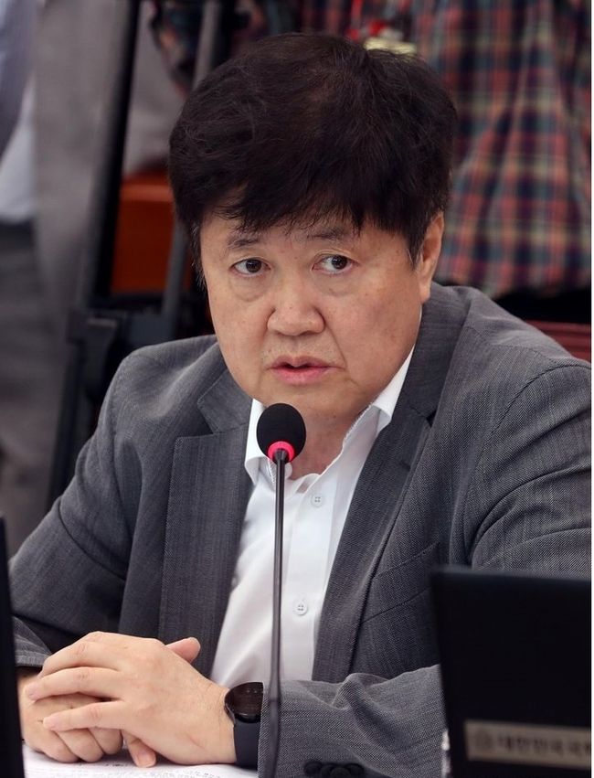 유경준 국민의힘 의원이 10일 오전 서울 여의도 국회에서 열린 국토교통위원회 국정감사에서 질의를 하고 있다. (사진=뉴시스 제공)