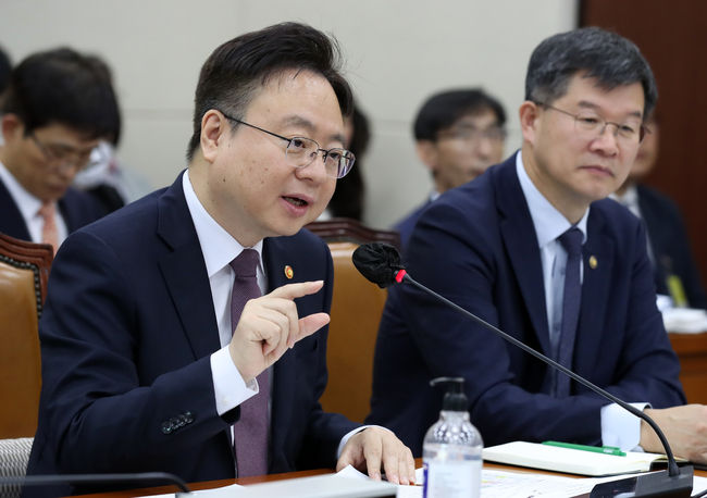 조규홍 보건복지부 장관이 12일 국회 보건복지부 등 국정감사에 참석해 답변을 하고 있다.(사진=뉴시스 제공)