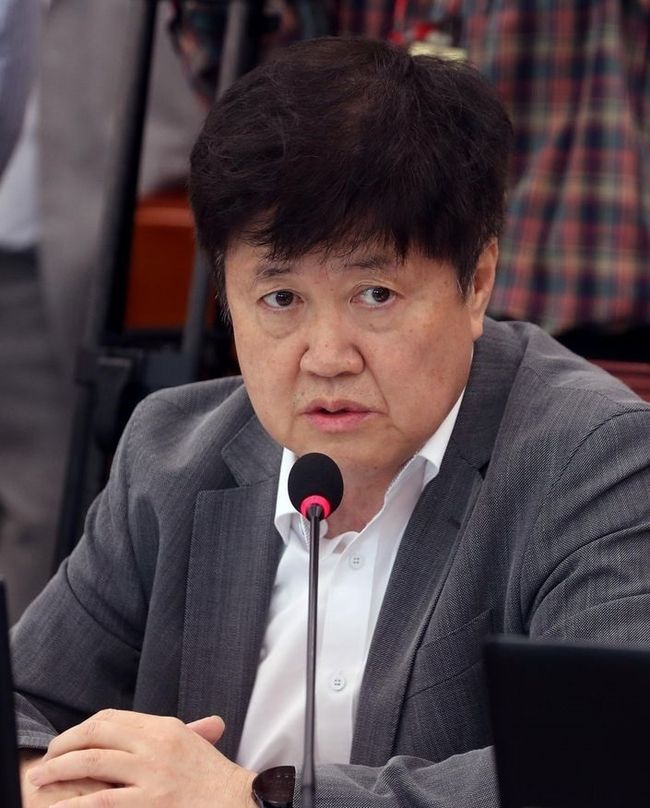 유경준 국민의힘 의원이 10일 오전 서울 여의도 국회에서 열린 국토교통위원회 국정감사에서 질의를 하고 있다.(사진=뉴시스 제공)