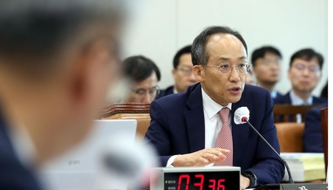 추경호 경제부총리 겸 기재부 장관이 지난 20일 오전 서울 여의도 국회에서 열린 기획재정위원회 국정감사에서 의원들의 질의에 답변하고 있다.(사진=뉴시스 제공)