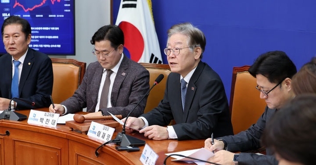 이재명 더불어민주당 대표가 10일 오전 서울 여의도 국회에서 열린 최고위원회의에서 발언을 하고 있다. (사진=뉴시스 제공)