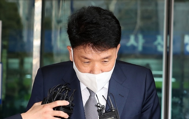 채용비리 의혹으로 재판에 넘겨진 함영주(67) 하나금융그룹 부회장에게 2심 재판부가 집행유예를 선고했다.(사진ㅇ=뉴시스 제공)