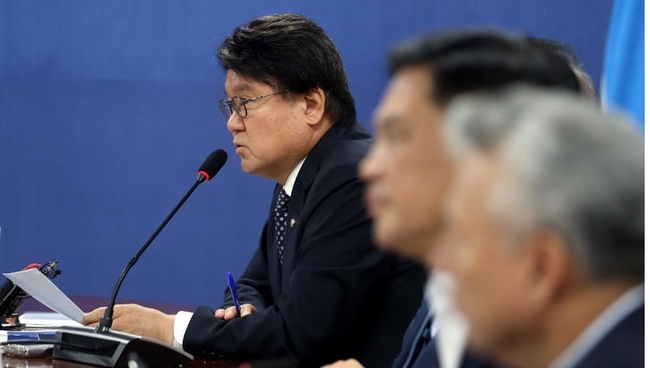  황운하 더불어민주당 의원이 지난 9월 15일 오전 서울 여의도 국회 의원회관에서 열린 더불어민주당 2023 대전·세종·충북·충남 예산정책협의회에서 인사말을 하고 있다.(사진=뉴시스 제공)