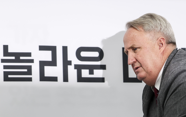 인요한 국민의힘 혁신위원장이 9일 서울 여의도 국민의힘 중앙당사에서 열린 국민과 함께 혁신위원회 제5차 전체회의에 참석하고 있다.(사진=뉴시스 제공)