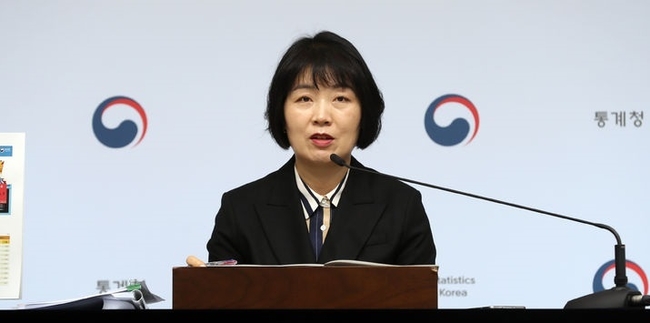 김보경 통계청 경제동향통계심의관이 지난 2일 세종시 정부세종청사에서 발언하고 있다. 