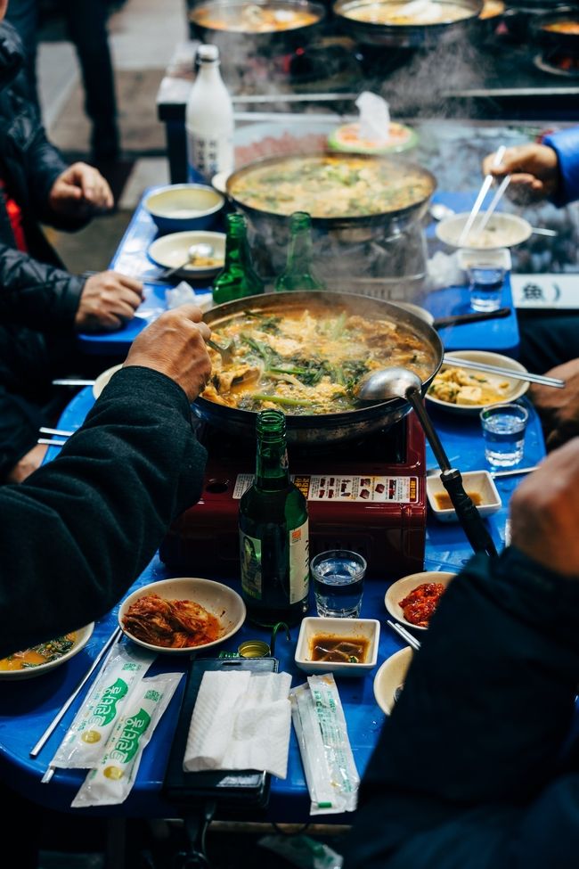 알코올 섭취는 기름지고 짭짤한 음식에 대한 욕구를 증가시킨다. 나트륨 과다 섭취는 각종 질환의 위험을 높인다. 